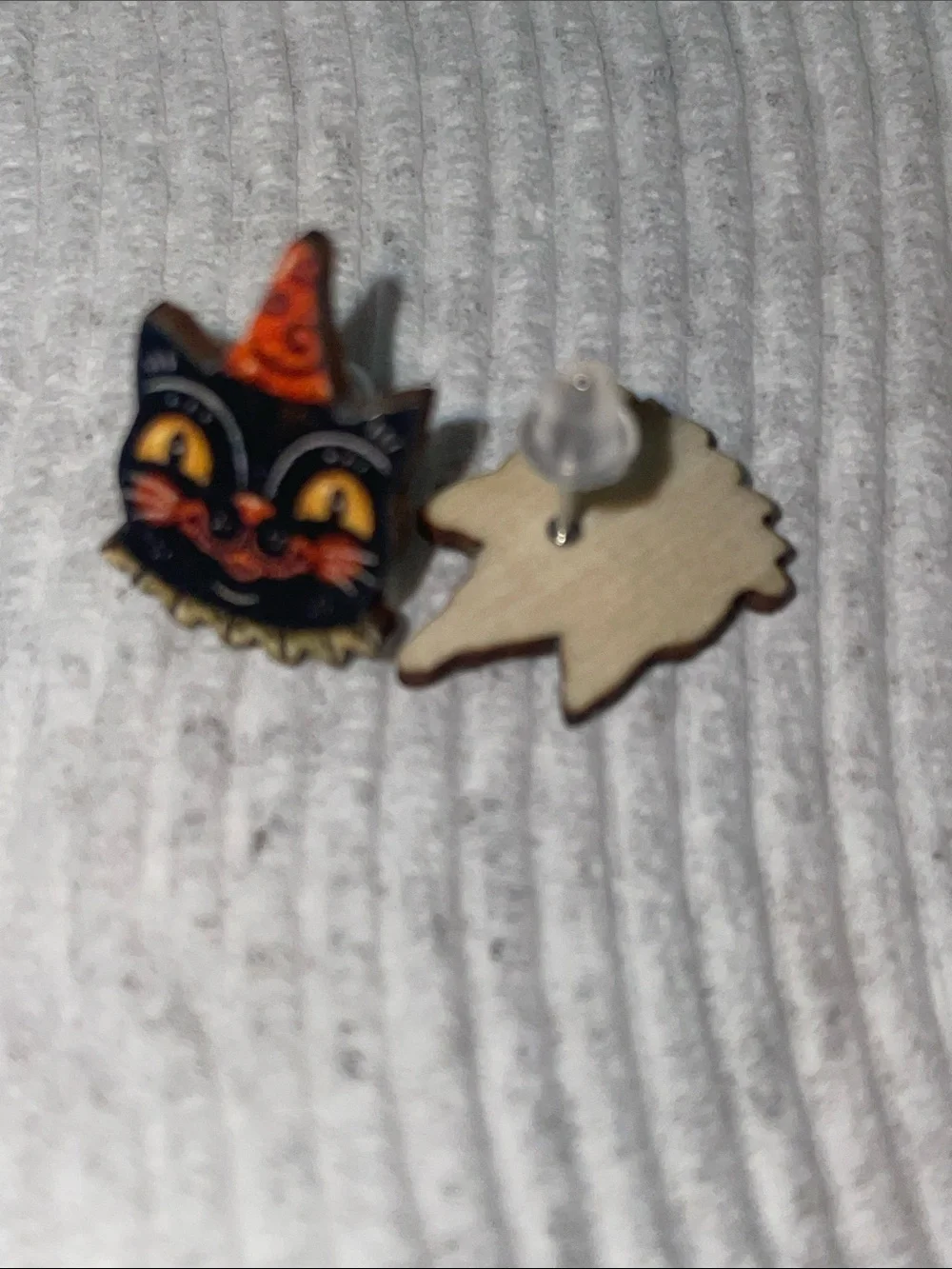 Vintage Style Wood Black Cat Halloween Stud Earrings